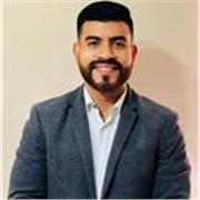 Profesor de logística y finanzas internacionales