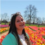 Melissa, ragazza laureata in Scienze della Mediazione Interlinguistica e Interculturale, disponibile per ripetizioni