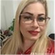 Profesora de manualidades y manicurista apto para todas las edades y niveles 