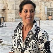 Insegnante con grande esperienza nel settore delle lezioni private, laureata in Lettere Classiche con 110 e lode, offre ripetizioni di LATINO E GRECO