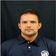 Hola, soy desarrollador de aplicaciones, me gusta enseñar a los desarrolladores junior a formarse en su carrera. Mis clases van dirigidas a toda esta juventud que desea formarse en la carrera de la informática y el desarrollo.