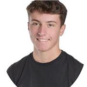 Doy clases particulares y trabajo como canguro, me emcantan los niños, ayudarles y hacer muevas actividades con ellos