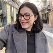 Maestra de apoyo de inglés, persona con mucha iniciativa y energía. 