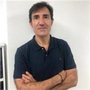 Profesor con mucha experiencia tanto a nivel de empresa como de clase. ( más de 25 años) 