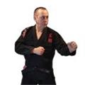Instructor de defensa personal, cinturón negro en las disciplinas de jiu jitsu y kyusho jitsu, doy clases particulares a domicilio