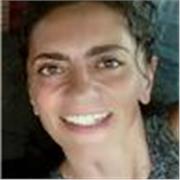 Scenografa impartisce lezioni di Disegno tecnico, artistico, prospettico e di Storia dell' arte