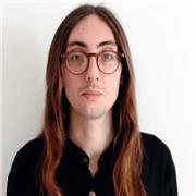 Profesor de música. Mis clases están diseñadas para que cada estudiante encuentre su propio camino en el mundo de la música.