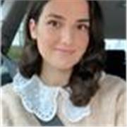 I'm Evelyn, I speak three languages, Spanish, Romanian and English. Everything I've studied so far I've studied in Spanish. And I would love to be able to teach you this language that I like so much