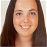 Profesora titulada de Educación Primaria con mención en lengua extranjera (inglés). 