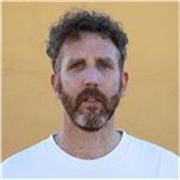 Practice and improve your English quickly and easily with personal classes. Hi, I'm Stuart, I can help you speak English better!