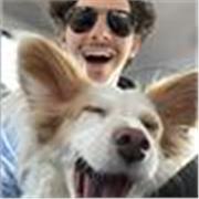 ¡Un profesor de inglés joven y relajado al que le encanta enseñar tanto a niños como a adultos!