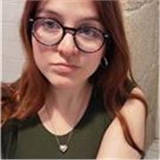 Me defino como una persona responsable, paciente y comprometida con el aprendizaje del alumnado. Me gusta explicar los contenidos.