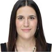 Profesora de inglés con experiencia en clases grupales y en campamentos bilingües con niños. Grado en Estudios Ingleses y C1.