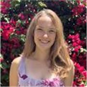 Profesora de inglés ofrece clases a personas y niños de todas las edades, desde nivel primario hasta bachillerato