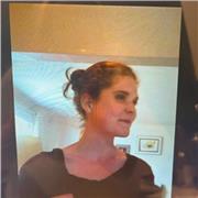 Je suis actuellement étudiante à l'université en licence de philosophie.