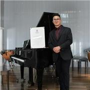 Profesor de piano, gramática músical, armonía y preuniversitario en música