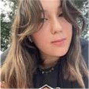 Studentessa al 4° anno di liceo scientifico dá ripetizioni di matematica e fisica a studenti di elementari, medie e superiori