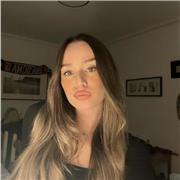 Profesora activa y comunicativa, con entusiasmo por enseñar italiano a estudiantes de todos los niveles