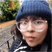 Maestra de inglés para principiantes. Enfoque en vocabulario, gramática y pronunciación