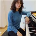 Diplomata in pianoforte al conservatorio offre lezioni di strumento e teoria