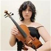 Profesora de violín, viola, canto, piano y lenguaje musical
