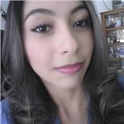 Bacteriologa da clases de Biologia a estudiantes de primaria, secundaria y media