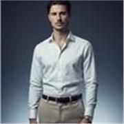 Profesor particular de inglés con estudios en EEUU y experiencia docente en una academia. Ofrezco clases a niños y adolescentes.