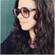 Profesora de yoga y pilates con mas de 15 años de experiencia, titulada en yoga terapéutico 