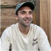 Chico titulado en economía con disponibilidad completa 
Economía matemáticas o econometría 