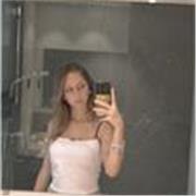 Sono una ragazza di 19 anni ho frequentatoil liceo linguistico e ora frequento il primo anno di lettere all'università