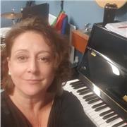 I am an experienced and qualified piano tutor