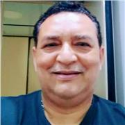 Profesor de Matematicas y Fisica. Apoya en estas areas conocimiemto a todos los estudiantes que desean seguir avanzamdo academicamente