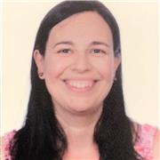 Imparte clases (inglés, francés, lengua española) a personas de todas las edades