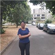 Étudiante propose des cours de français langue étrangère.