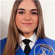 Profesora de todo tipo de materias en educación primaria, también puedo tratar con niños de esos en cualquier especialidad.