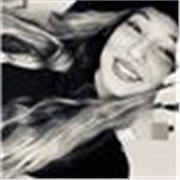 Encantadora, muy buena en la asignatura de castellano/ arte/ música e informatica preferiblemente alumnos de primaria