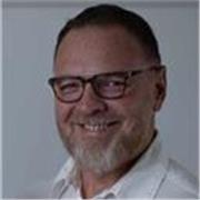 Soy músico, sin título de guitarra y piano popular. Tenho mas 30 años de nada experiencia tocando en agrupación, como iglesia y ot