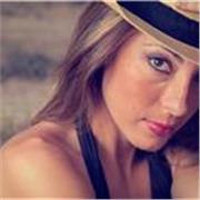 Instructora de Pilates para todos los niveles. Tratamiento de lesiones.