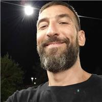 Programmatore e insegnante di programmazione java, insegno a programmare ( usando java, git e la metodología agile) e a gestire tutti i tool che serviranno poi per lavorare in azienda