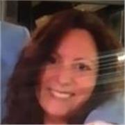 Tutora nativa de lengua española, con experiencia de cinco años en clases a niños de nivel primario. 
