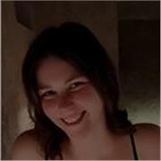 Ragazza diplomata al liceo linguistico con certificazione C1 per ripetizioni a bambini e ragazzi fino alla 5^ superiore