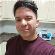 Profesor de inglés, apto para dar clases a todas las edades, preferiblemente adolescentes o adultos. 