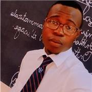 Enseignant généraliste qui donne cours au élèves du primaire