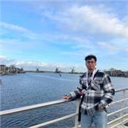 Je peux aider les élevés et les enfant à leurs devoirs d'anglais et aussi de les pousser à améliorer leur nivau