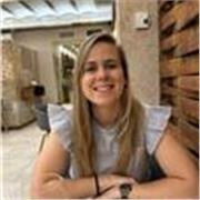 Profesora de apoyo, materias escolares de primaria