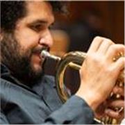 Insegnante di tromba moderna, improvvisazione jazz, lead-trumpet. Laureato presso l'Istituto Superiore d'Arte dell'Avana, Cuba
