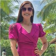 Meu nome é Fabiana Serafim, sou professora de Língua Portuguesa e dou aulas online