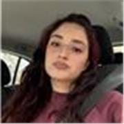 Persona que sabe ayudar a niños de primaria 