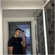 Entrenador personal titulado en acondicionamiento físico y con años de experiencia ayudando a gente.
