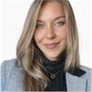 Me defino como una persona responsable, cercana y paciente, con vocación por la enseñanza y facilidad para explicar de forma clara